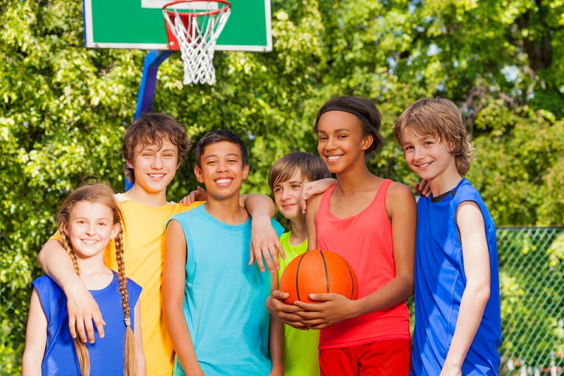 Làm sao để trẻ yêu thích bộ môn bóng rổ hơn
