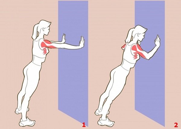 Bài tập chống đẩy dọc theo tường giúp tăng lực cơ tay