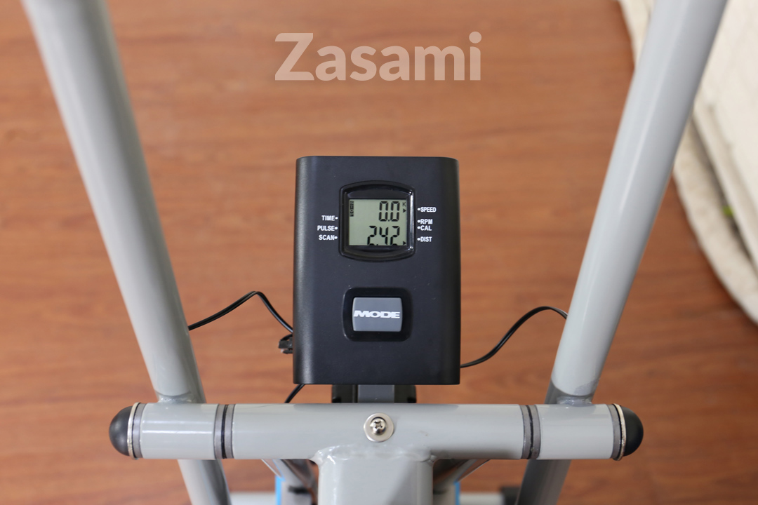 Hình ảnh màn hình hiển thị thông số của xe đạp tập thể dục Zasami KZ-6511 