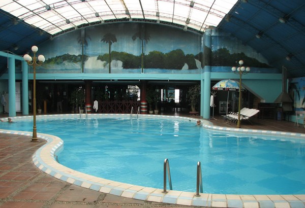 bể bơi tại khách sạn bảo sơn