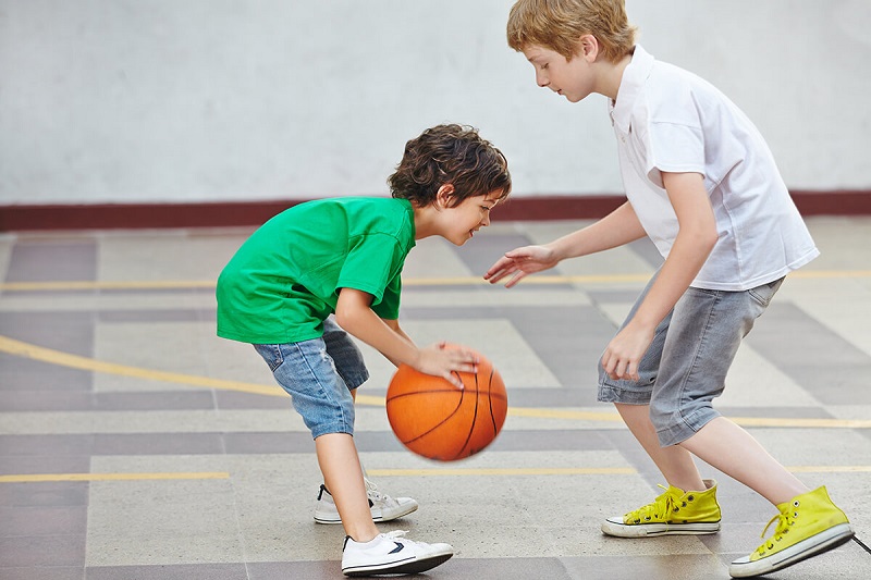Độ tuổi nào cần chơi bóng rổ để giúp chiều cao tăng nhanh hơn