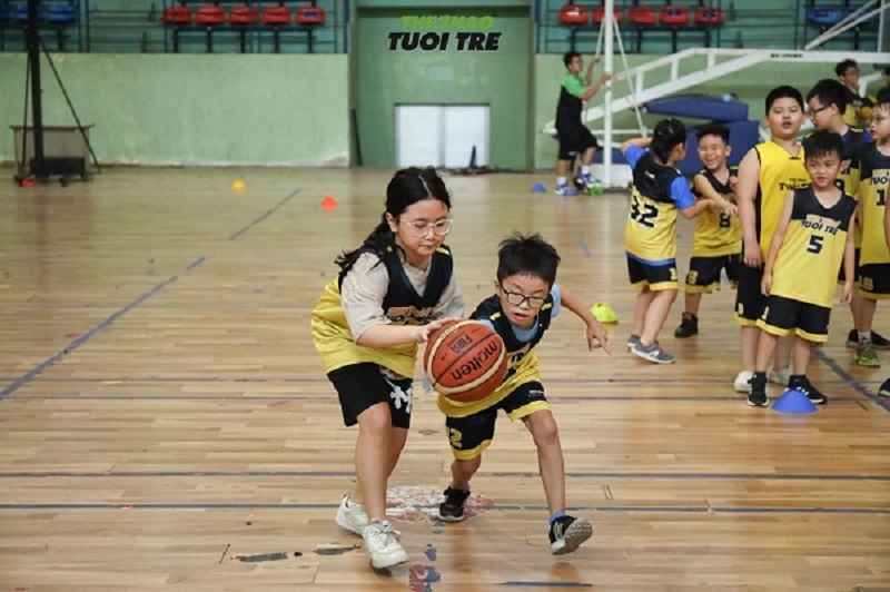 Chơi bóng rổ giúp bạn gái dễ dàng gặp gỡ với những người cùng đam mê